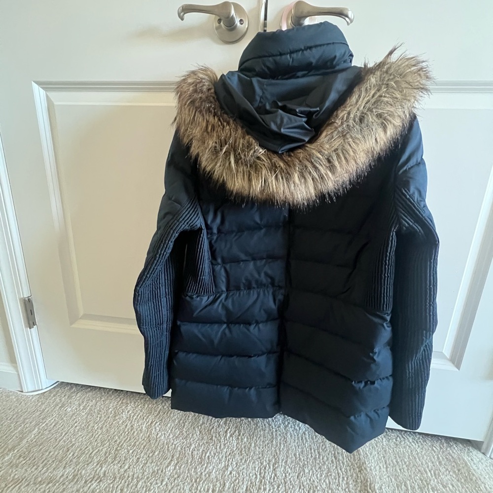 Michael Kors Navy Blue Puffer Winter Jacket with Faux Fur Trim — Medium